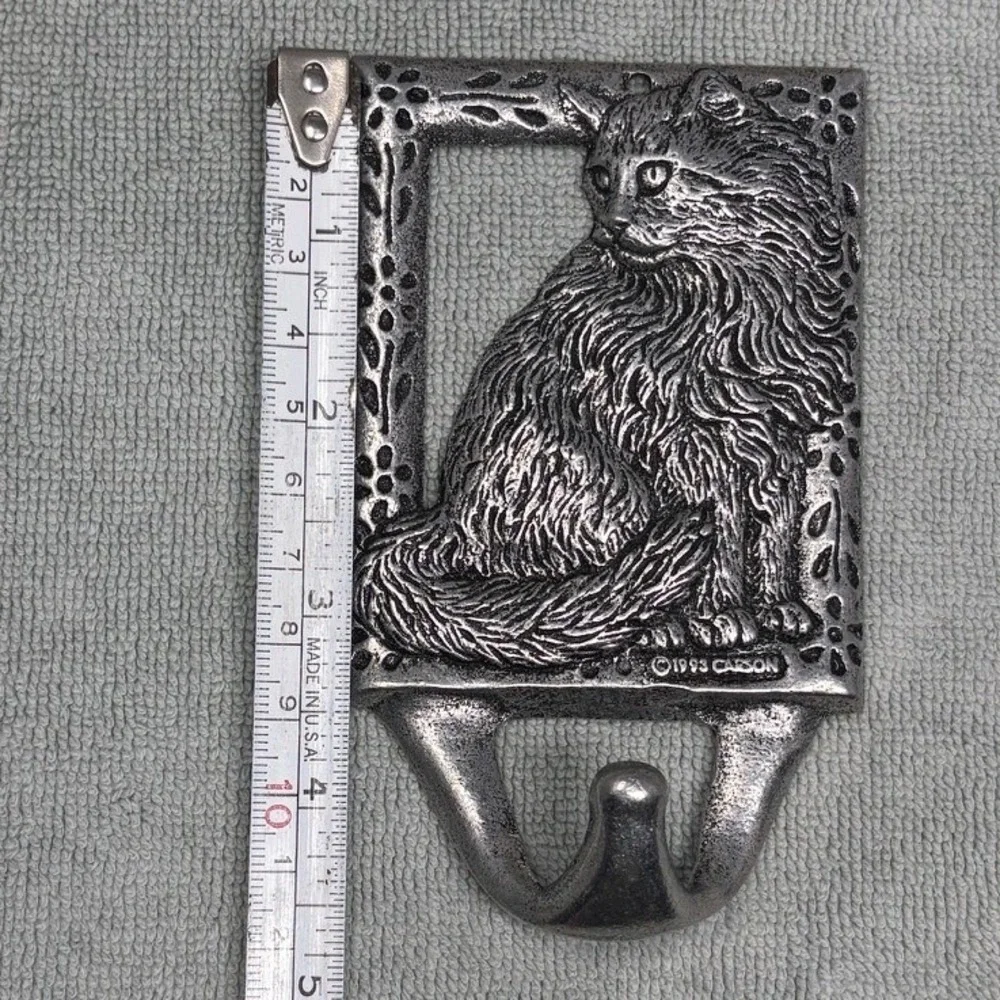 Vintage 1993 Carson Pewter Longhair Cat Wall Hook Floral Frame Silver Tone Metal